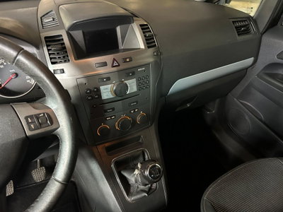 Opel Zafira 1.9 16V CDTI 150CV aut. Cosmo (11)