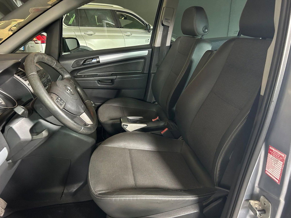 Opel Zafira 1.9 16V CDTI 150CV aut. Cosmo (12)