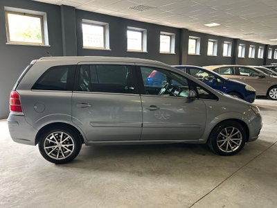 Opel Zafira 1.9 16V CDTI 150CV aut. Cosmo (3)
