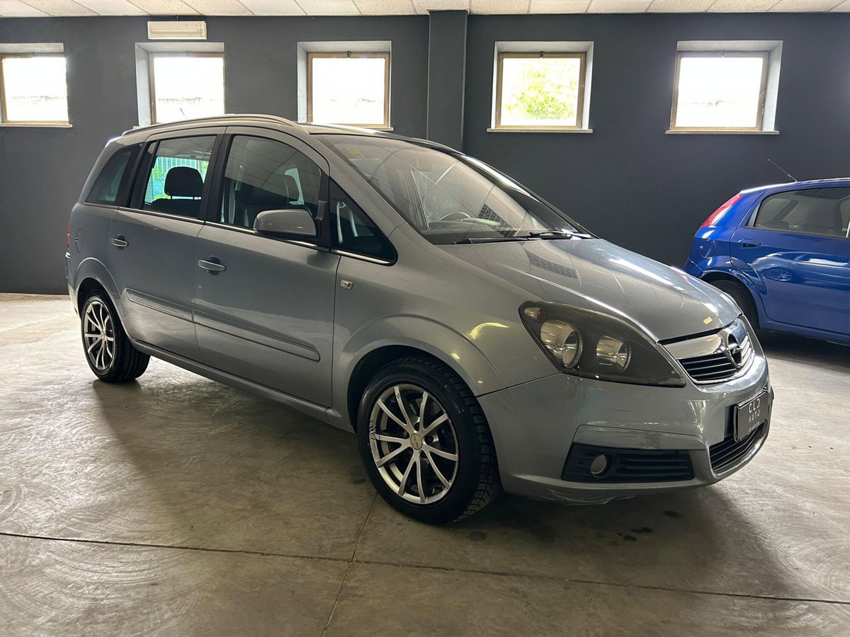 Opel Zafira 1.9 16V CDTI 150CV aut. Cosmo (5)