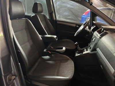 Opel Zafira 1.9 16V CDTI 150CV aut. Cosmo (9)