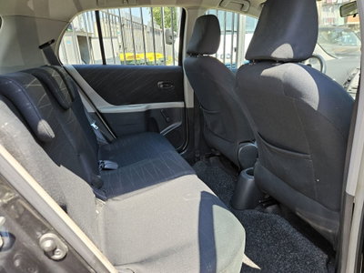 Toyota Yaris 1.0 5 porte Sol (12)