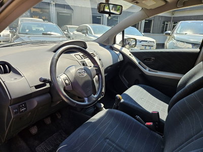 Toyota Yaris 1.0 5 porte Sol (6)