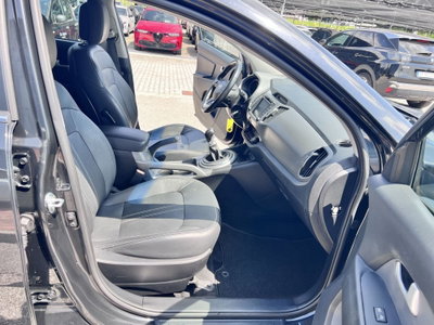 Kia Sportage 1.7 CRDI VGT 2WD high tech (6)