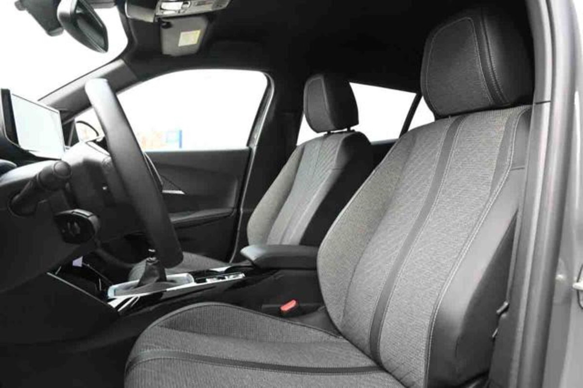 Peugeot 2008 PureTech 100 S&S Allure (10)
