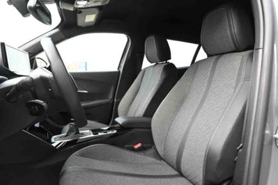 Peugeot 2008 PureTech 100 S&S Allure (10)