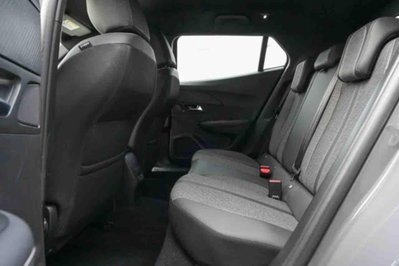 Peugeot 2008 PureTech 100 S&S Allure (11)
