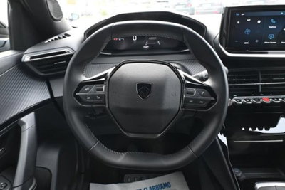 Peugeot 2008 PureTech 100 S&S Allure (16)