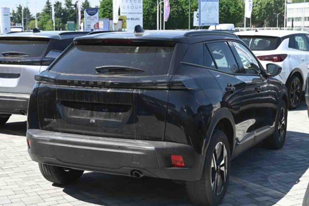 Peugeot 2008 PureTech 100 S&S Allure (3)