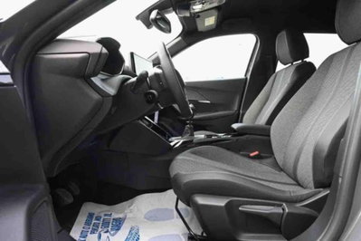 Peugeot 2008 PureTech 100 S&S Allure (9)