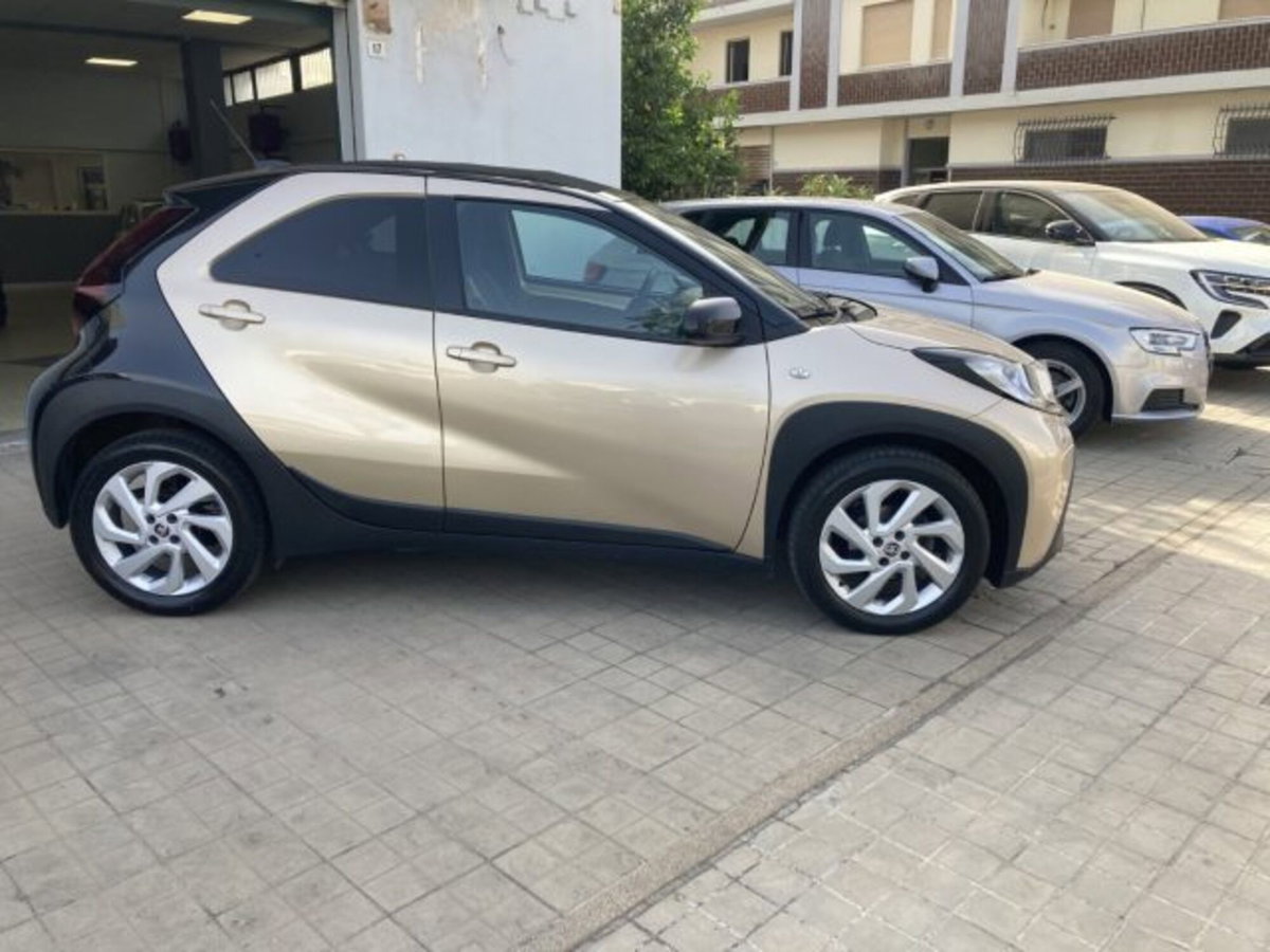 Toyota Aygo X 1.0 VVT-i 72 CV 5 porte Limited Air S-CVT (3)