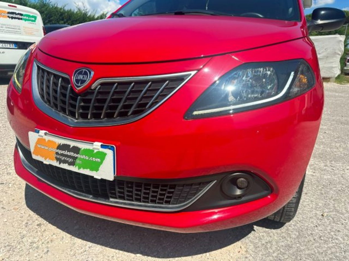 Lancia Ypsilon 0.9 TwinAir 5 porte Metano Ecochic Gold (18)