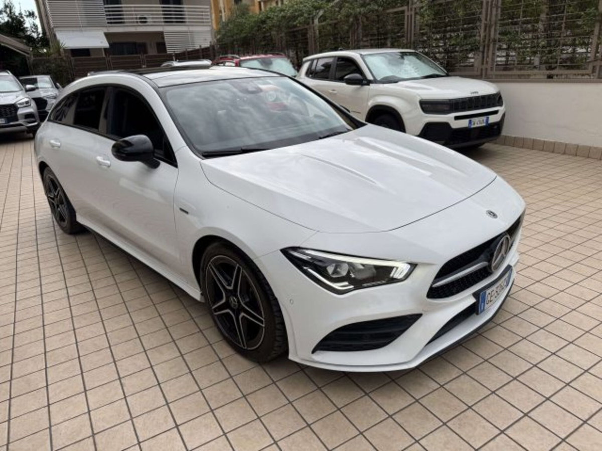 Mercedes-Benz CLA Shooting Brake 200 d Shooting Brake Premium (2)