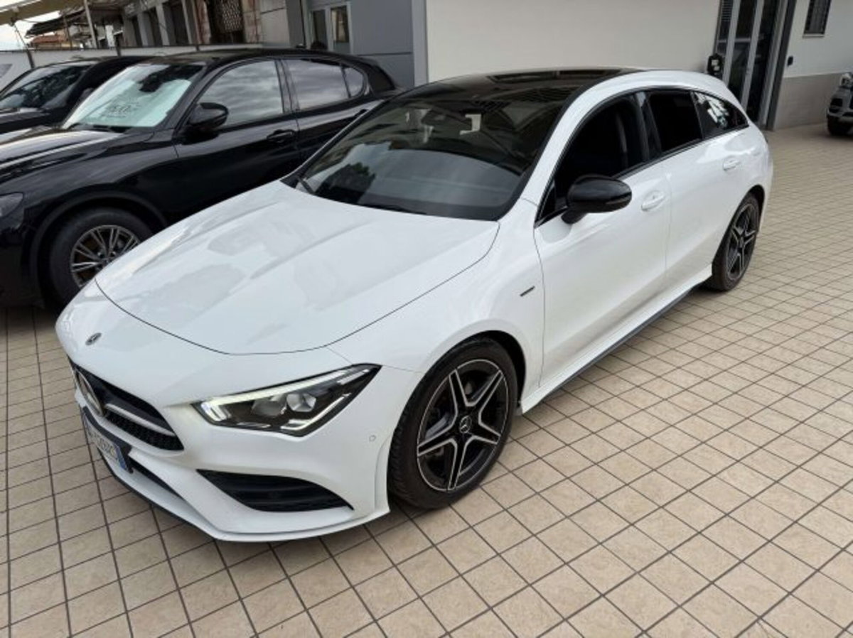 Mercedes-Benz CLA Shooting Brake 200 d Shooting Brake Premium (3)