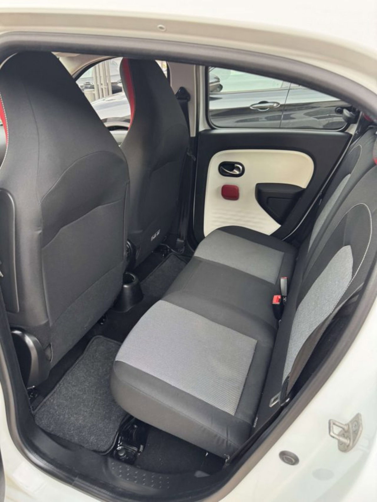 Renault Twingo 1.0 SCe Stop&Start Energy (12)