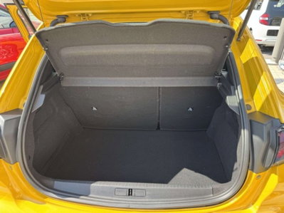 Peugeot 208 1.2 puretech Active s&s 100cv (9)
