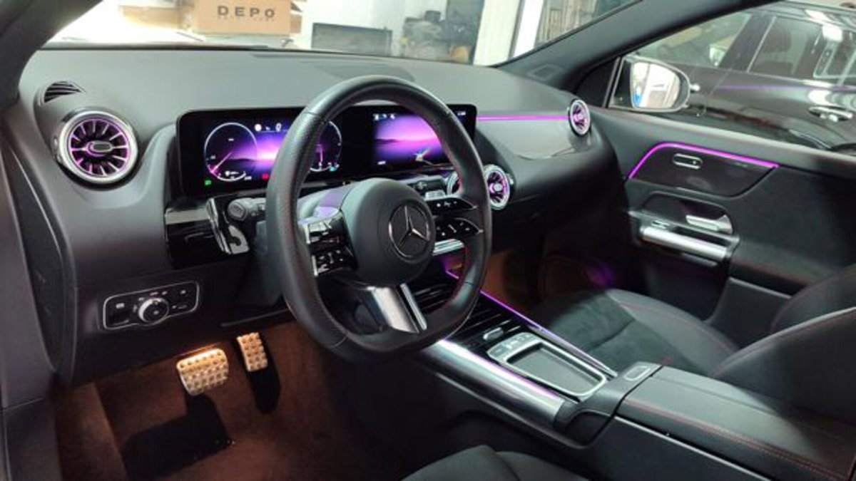 Mercedes-Benz GLA SUV 200 d Automatic Premium (5)