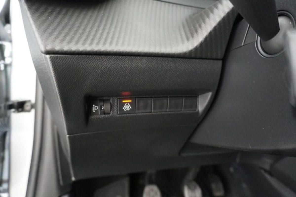 Peugeot 208 BlueHDi 100 Stop&Start 5 porte Active (14)