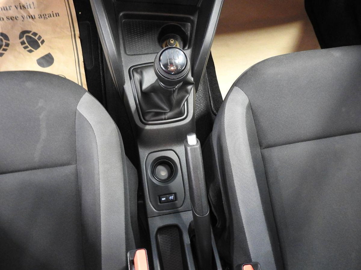 Dacia Duster 1.0 TCe 100 CV ECO-G 4x2 Comfort (16)