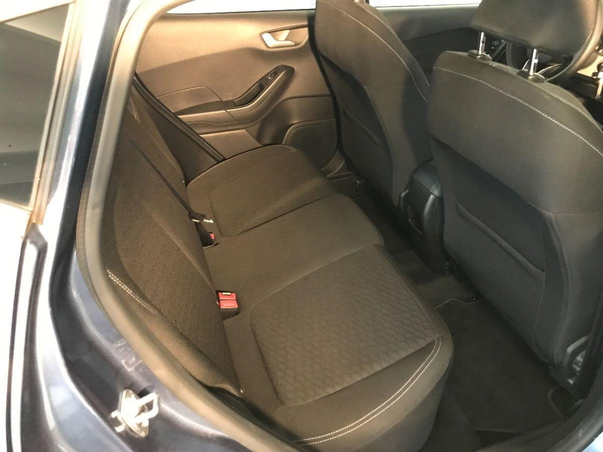 Ford Fiesta 1.1 75 CV 5 porte Titanium (18)