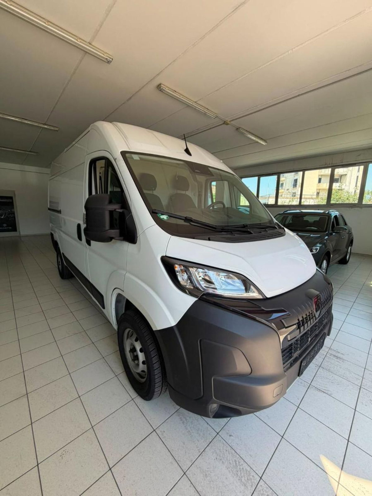 Peugeot Boxer Furgone 330 2.2 HDi/110CV FAP PC-TN Combi Comfort (2)