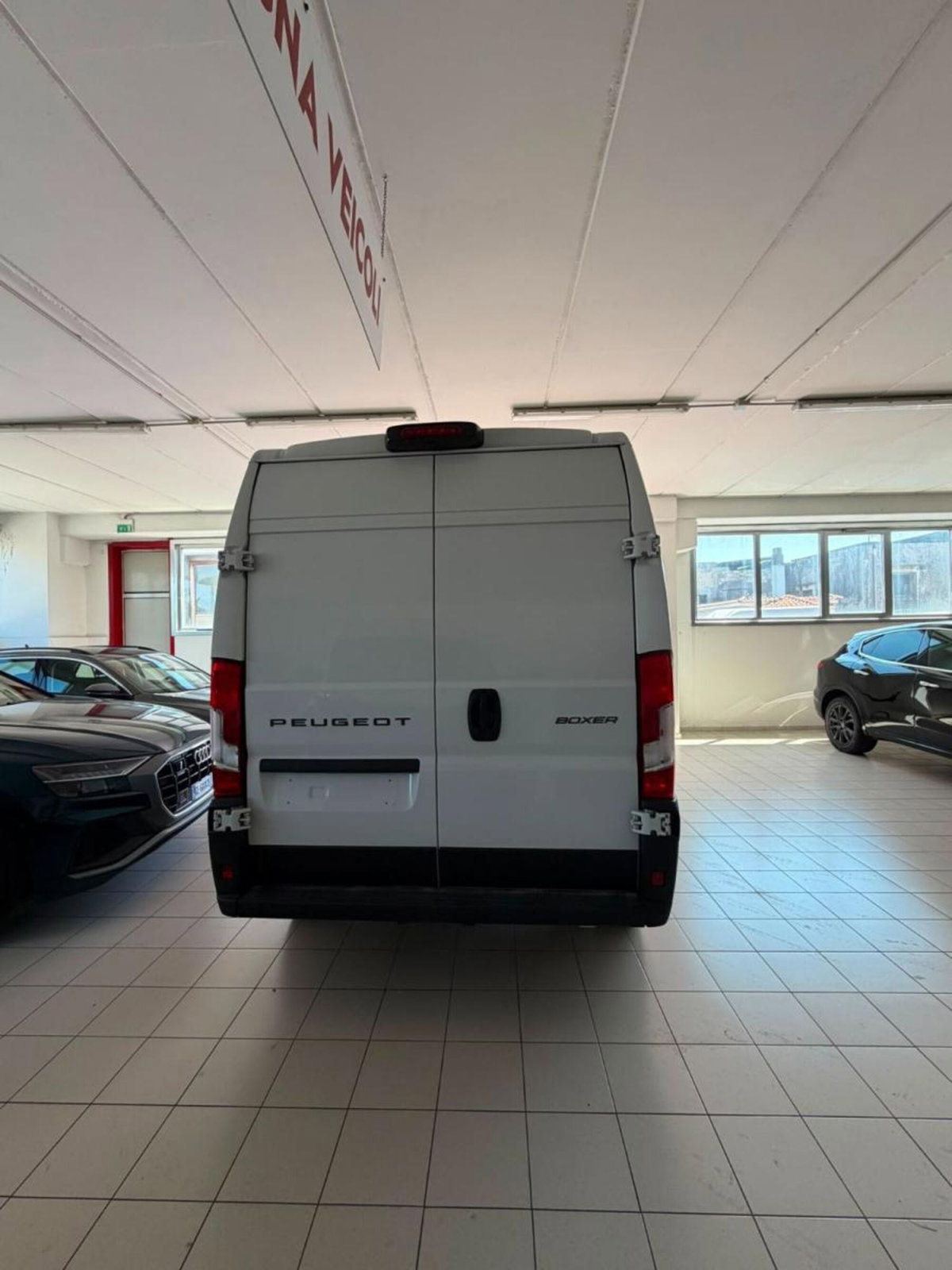 Peugeot Boxer Furgone 330 2.2 HDi/110CV FAP PC-TN Combi Comfort (6)