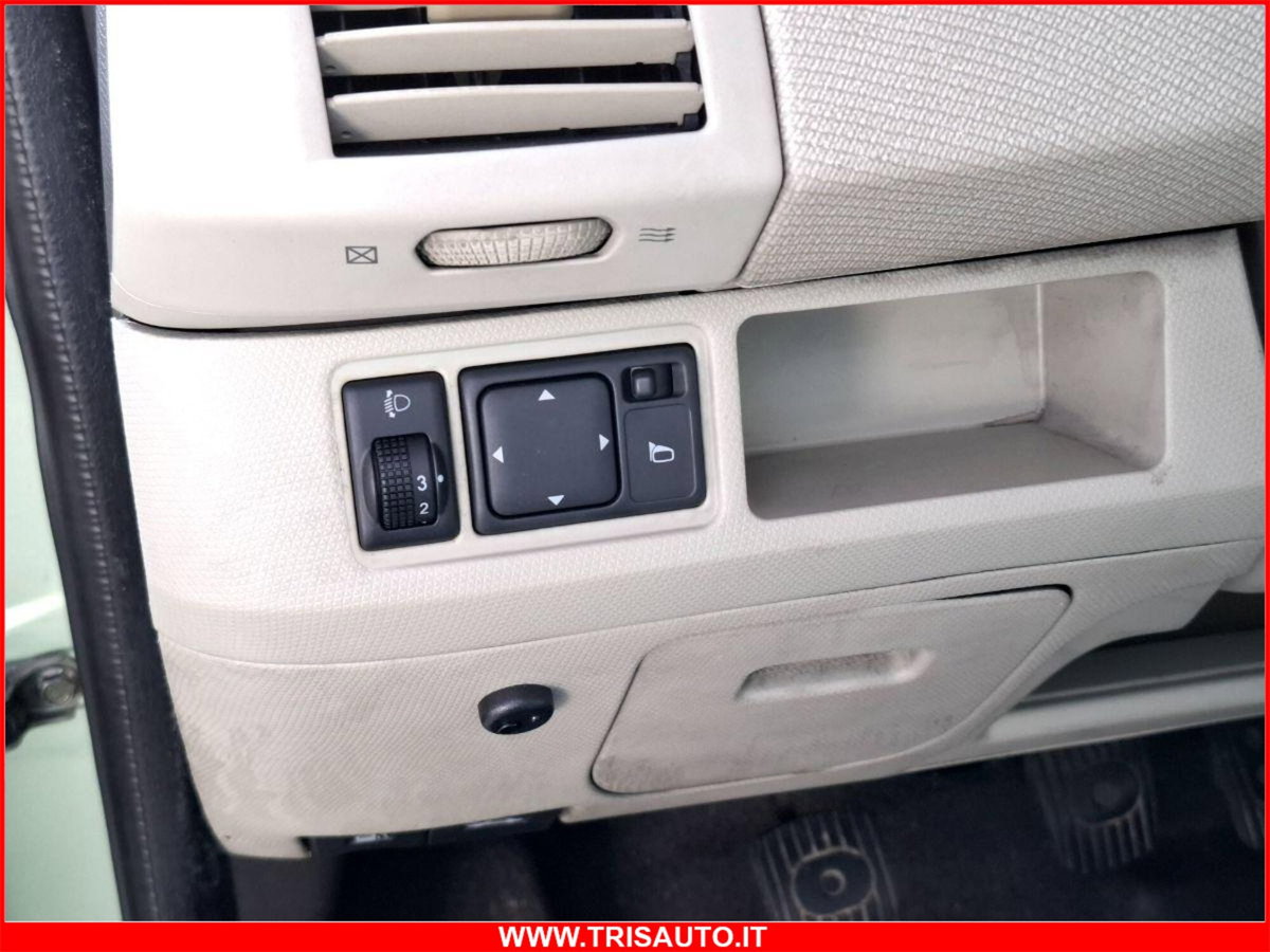 Nissan Micra 1.5d 68CV 5 porte Acenta (8)