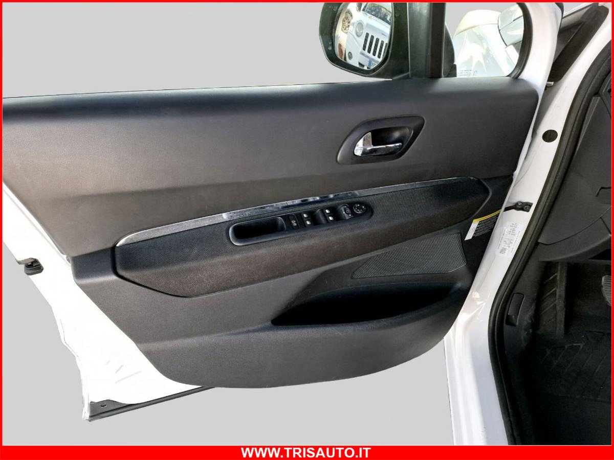Peugeot 5008 1.6 HDi 112CV Business (12)