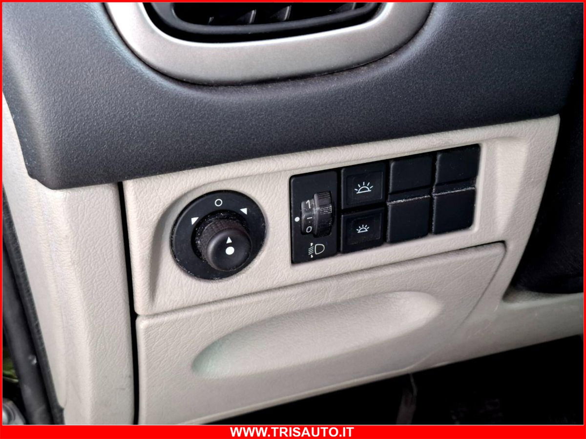 Citroen Xsara Picasso 1.6 HDi 90CV airdream Classique (12)