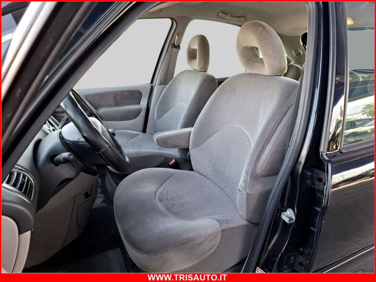 Citroen Xsara Picasso 1.6 HDi 90CV airdream Classique (9)
