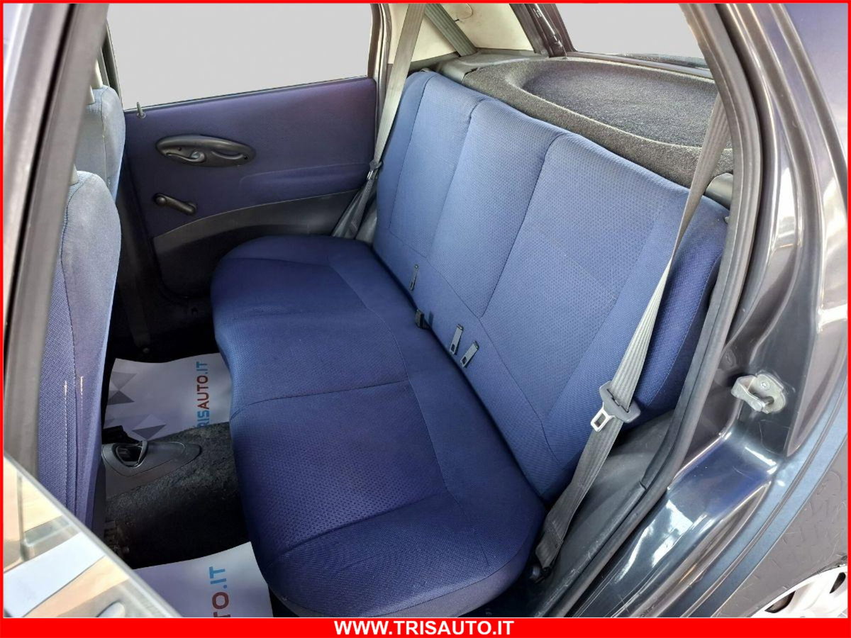 Fiat Punto 1.2 5 porte Actual (9)