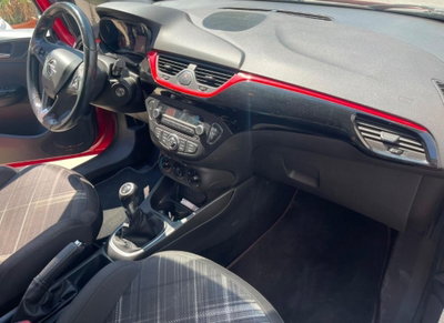 Opel Corsa 1.2 5 porte (2)