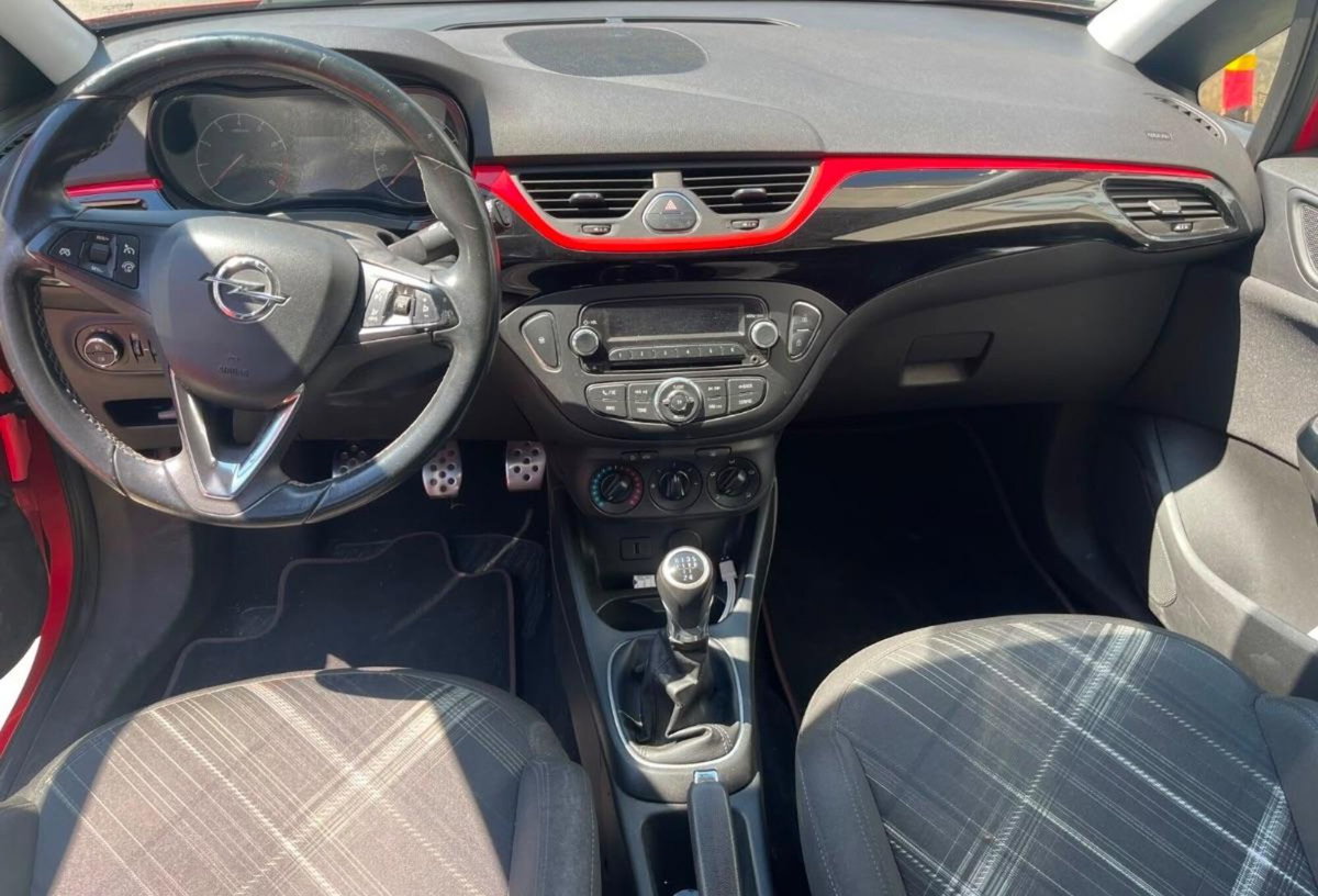 Opel Corsa 1.2 5 porte (4)