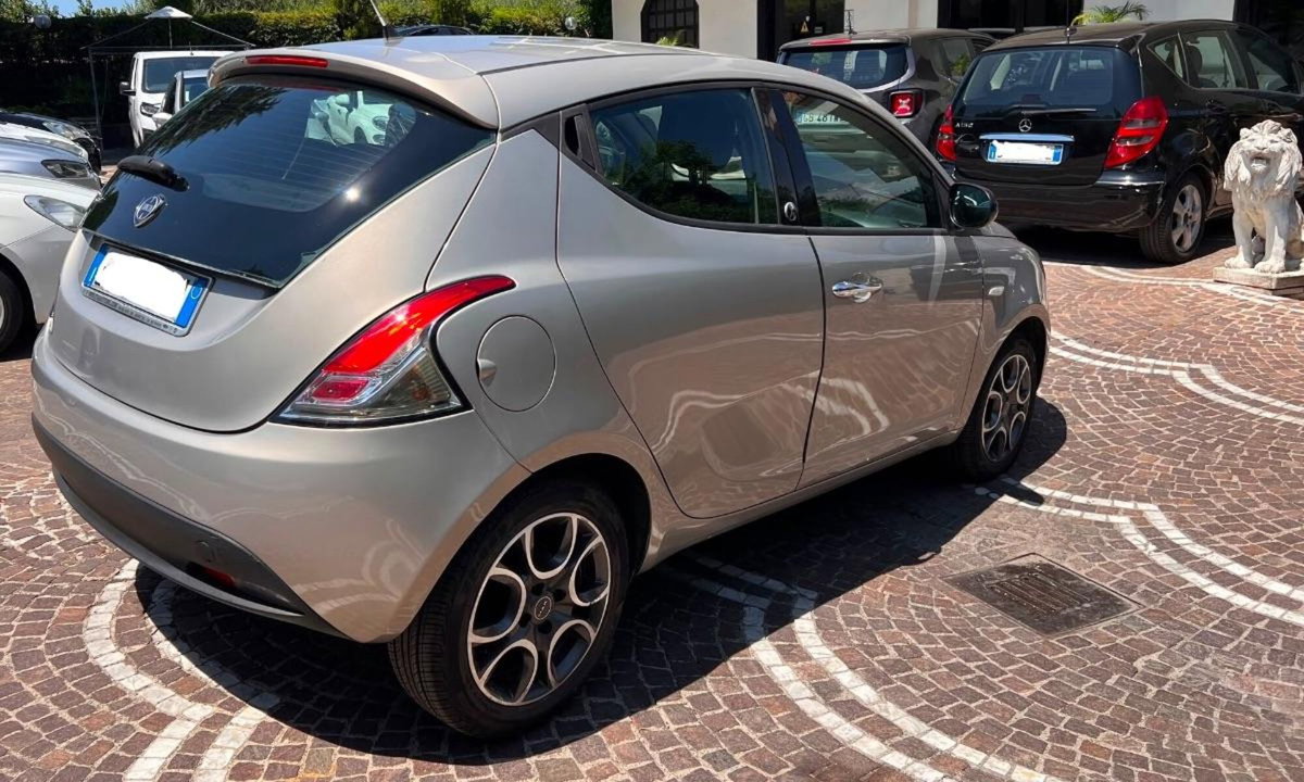 Lancia Ypsilon 1.3 MJT 16V 95 CV 5 porte S&S Platinum