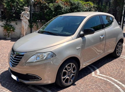 Lancia Ypsilon 1.3 MJT 16V 95 CV 5 porte S&S Platinum (2)