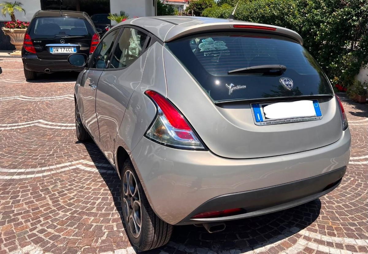 Lancia Ypsilon 1.3 MJT 16V 95 CV 5 porte S&S Platinum (5)