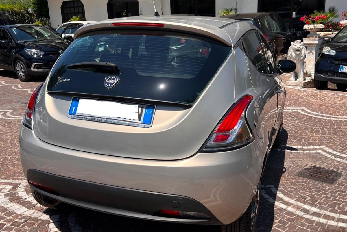 Lancia Ypsilon 1.3 MJT 16V 95 CV 5 porte S&S Platinum (6)