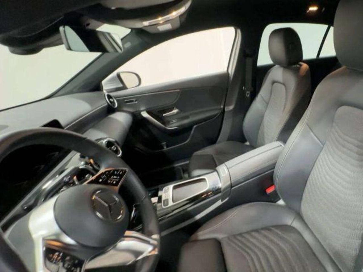 Mercedes-Benz Classe A 180 d Business (12)