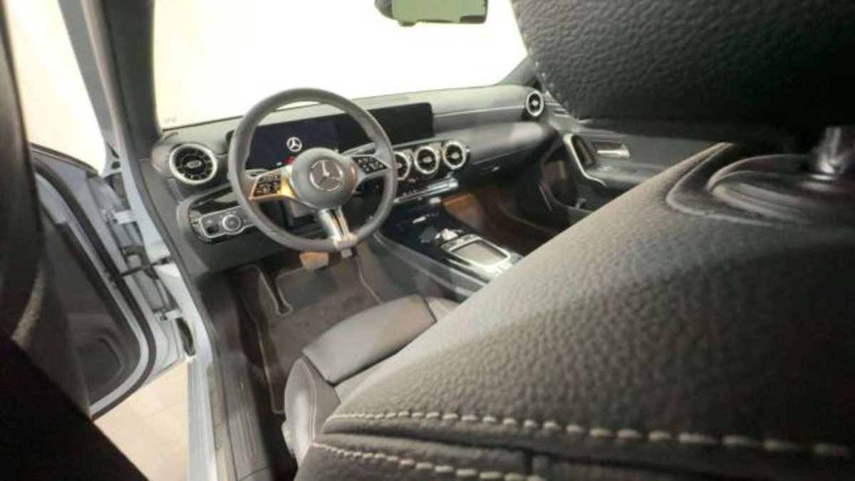 Mercedes-Benz Classe A 180 d Business (15)