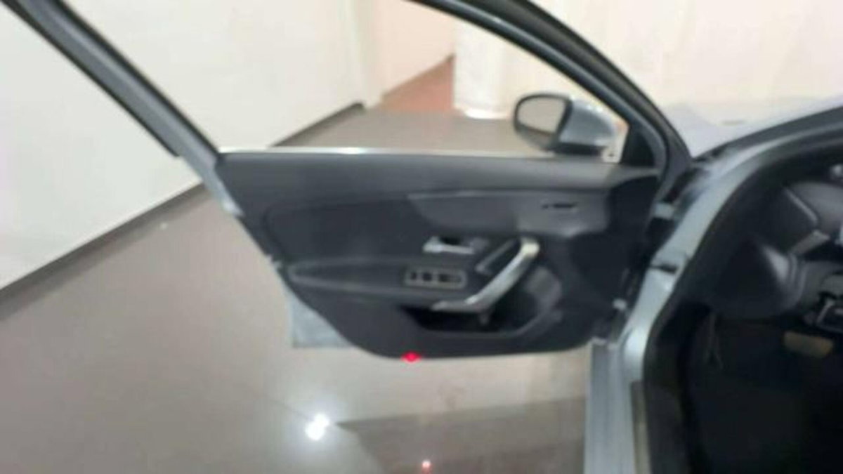 Mercedes-Benz Classe A 180 d Business (7)