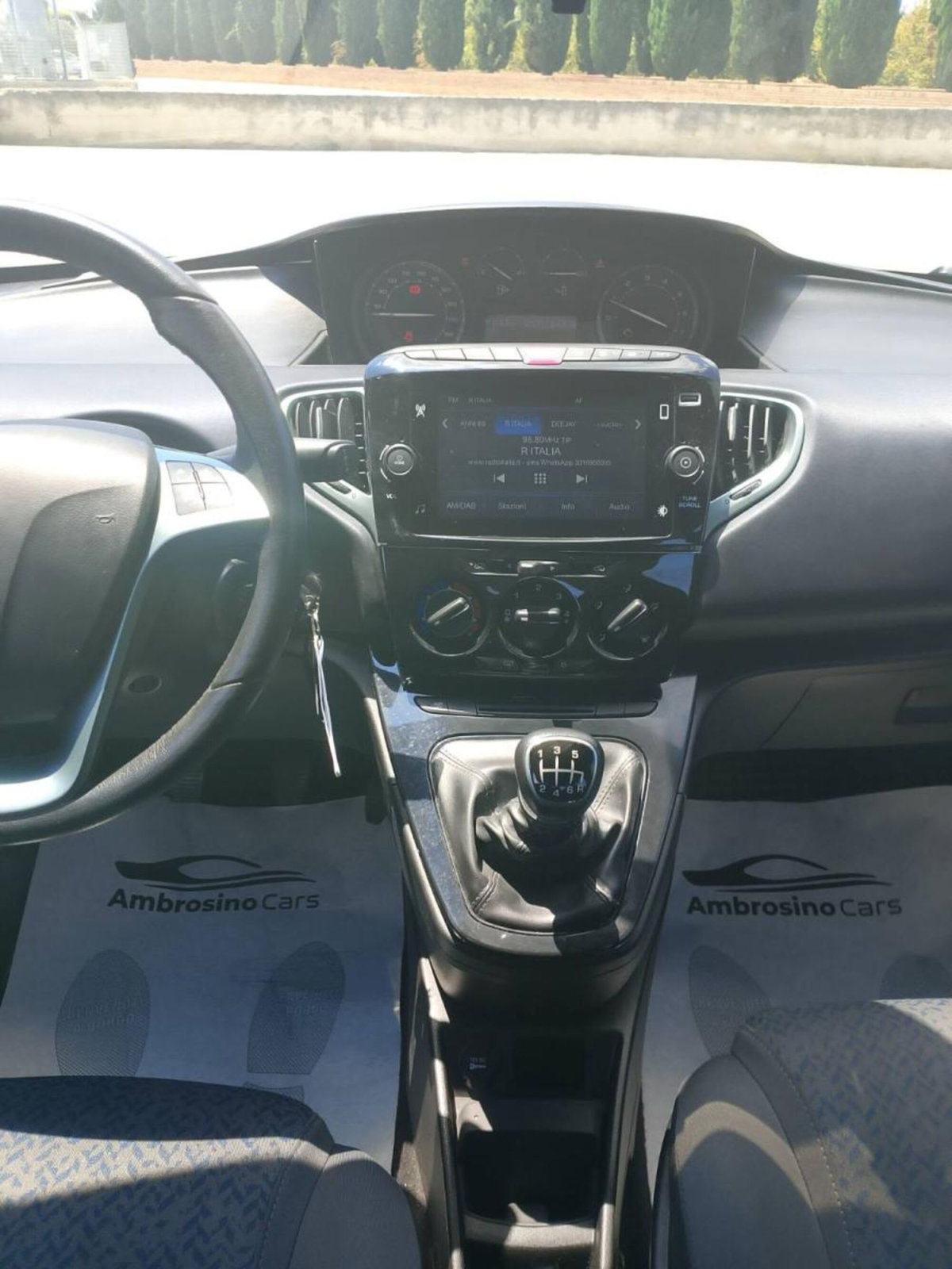 Lancia Ypsilon 1.0 FireFly 5 porte S&S Hybrid Maryne (15)