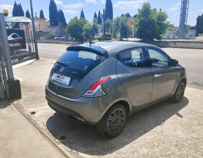 Lancia Ypsilon 1.0 FireFly 5 porte S&S Hybrid Maryne (4)