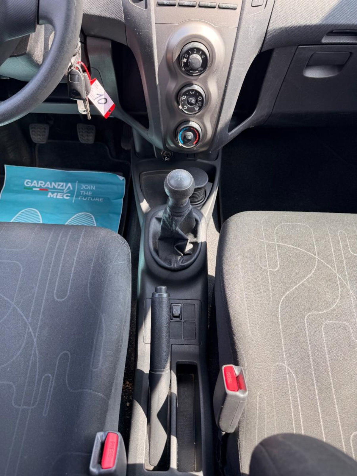 Toyota Yaris 1.0 5 porte Now (13)