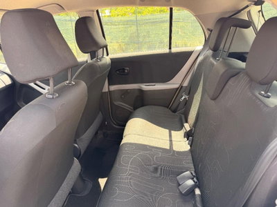 Toyota Yaris 1.0 5 porte Now (8)