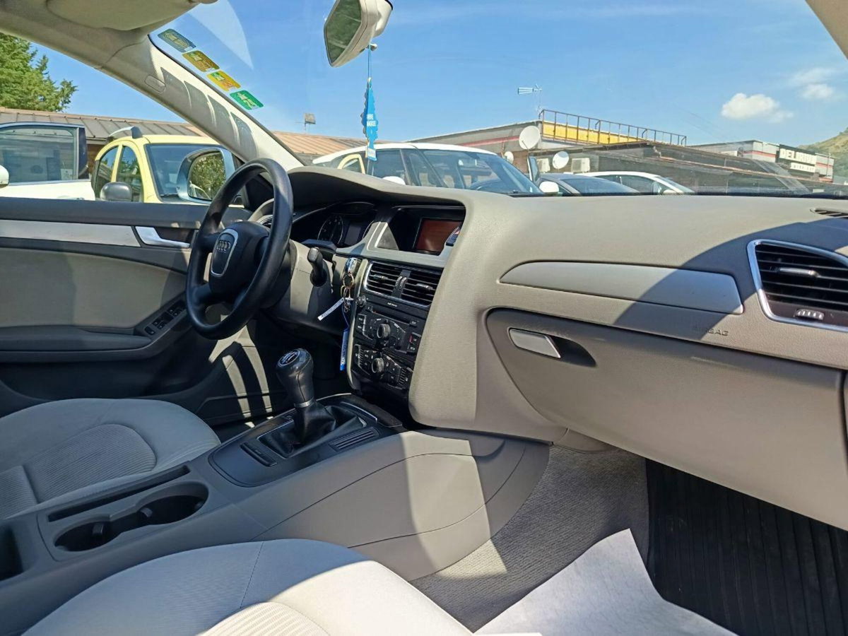 Audi A4 1.8 TFSI 120 CV Ambiente (17)