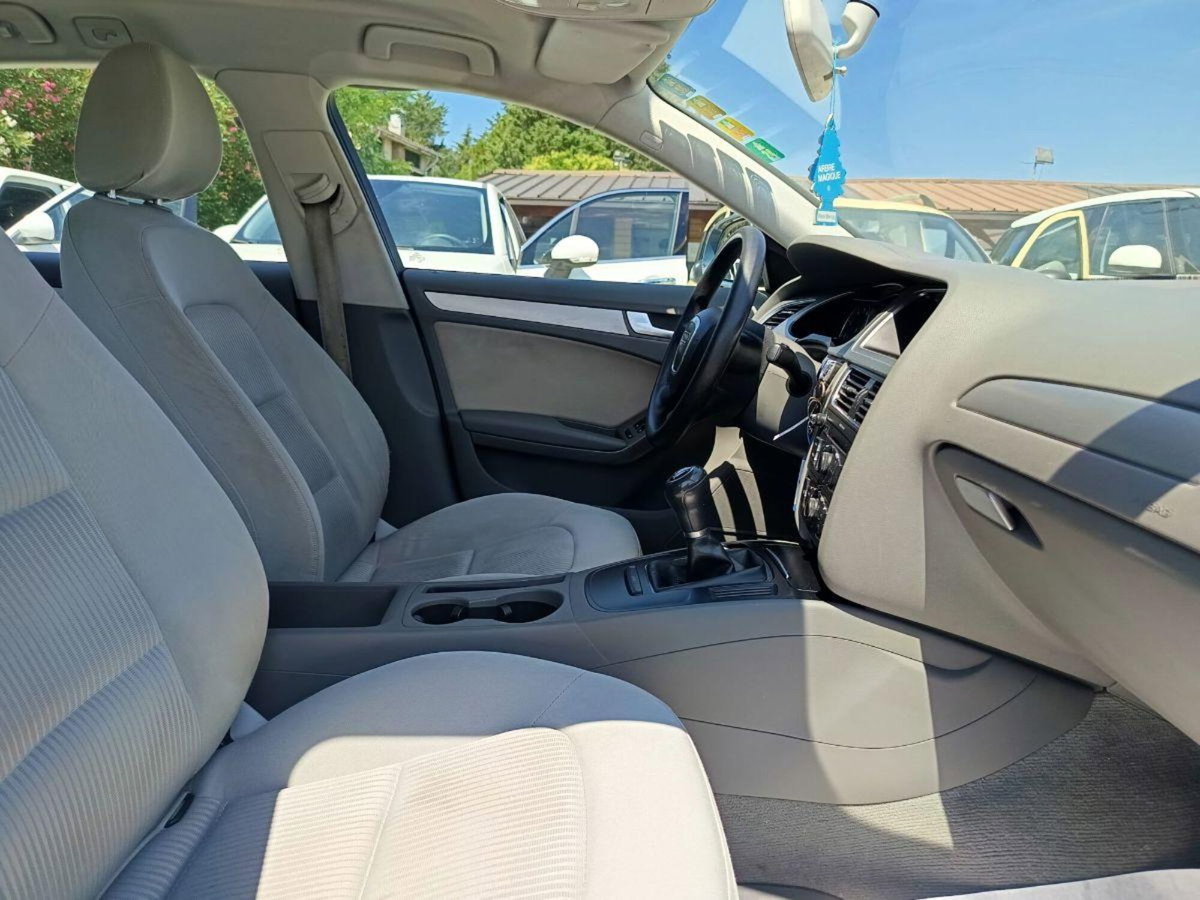 Audi A4 1.8 TFSI 120 CV Ambiente (19)