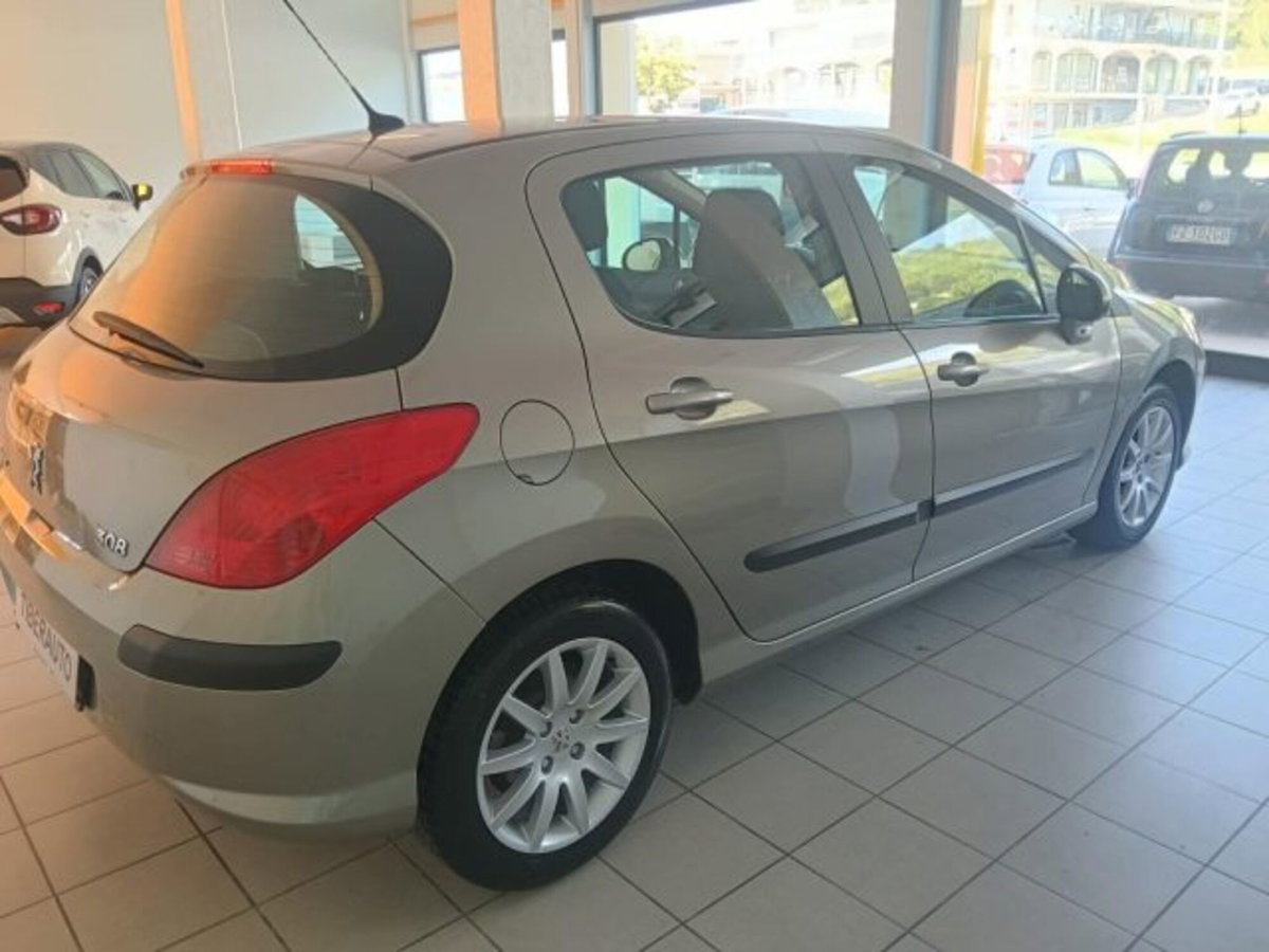 Peugeot 308 1.4 VTi 98CV 5p. Access (4)