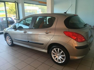 Peugeot 308 1.4 VTi 98CV 5p. Access (5)