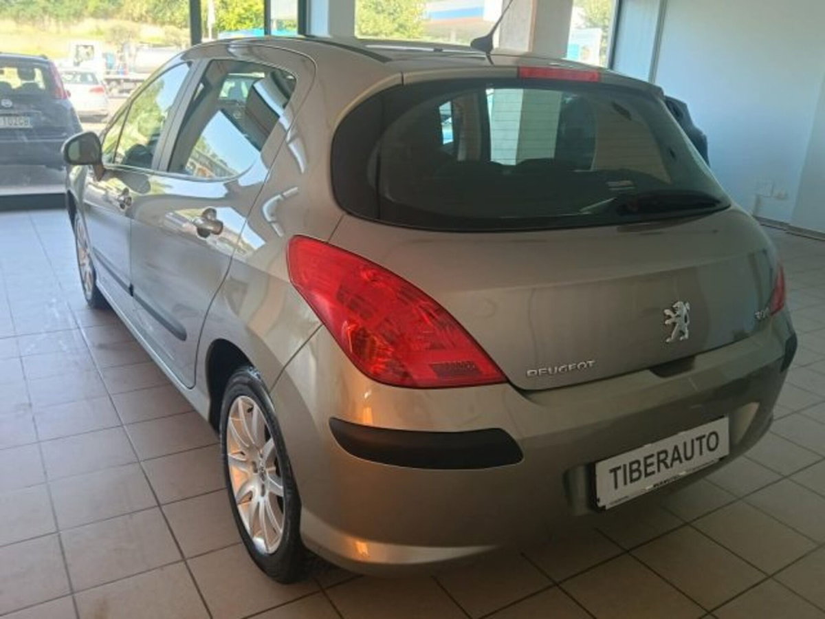 Peugeot 308 1.4 VTi 98CV 5p. Access (7)