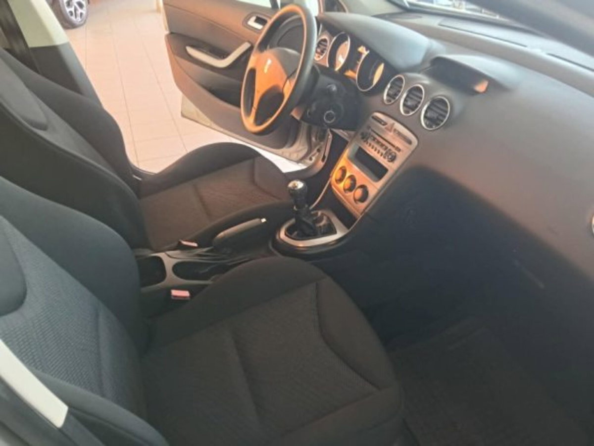 Peugeot 308 1.4 VTi 98CV 5p. Access (8)